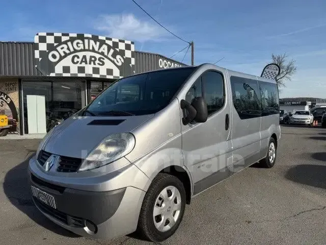 RENAULT TRAFIC 2 PASSENGER